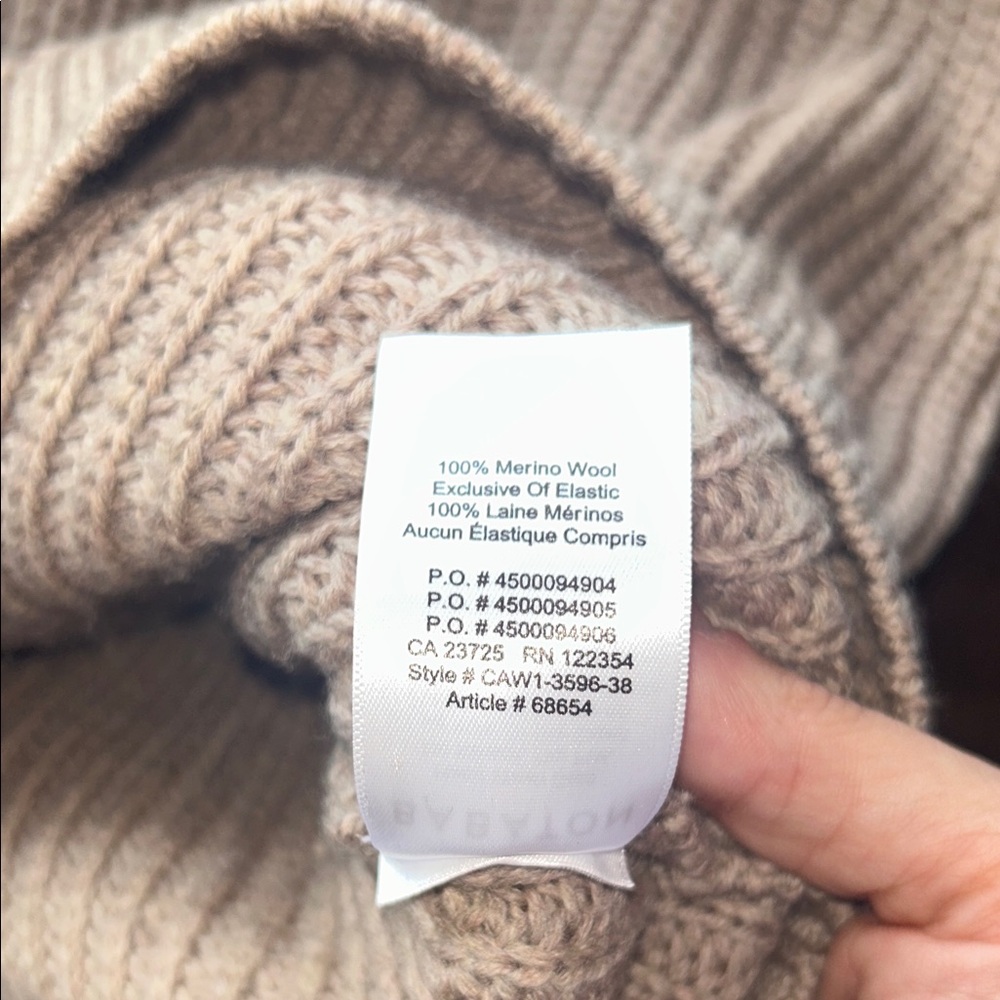 Oatmeal chunk Aritzia sweater - Picture 6 of 6